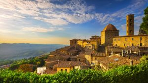 Volterra temperatur, klima og vær gjennom året
