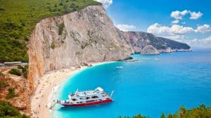Lefkas temperatur, klima og vær gjennom året