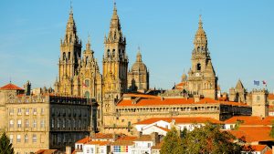 Været og temperatur i Santiago de Compostela i april 2025