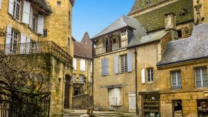 Sarlat-la-Canéda temperatur, klima og vær gjennom året