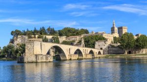 Avignon temperatur, klima og vær gjennom året