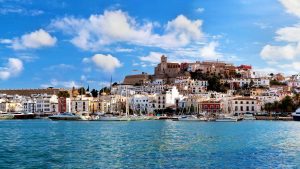 Ibiza (town) temperatur, klima og vær gjennom året