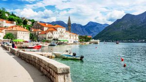Perast temperatur, klima og vær gjennom året