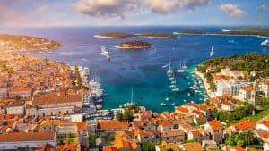 Været og temperatur i Hvar i juli 2025
